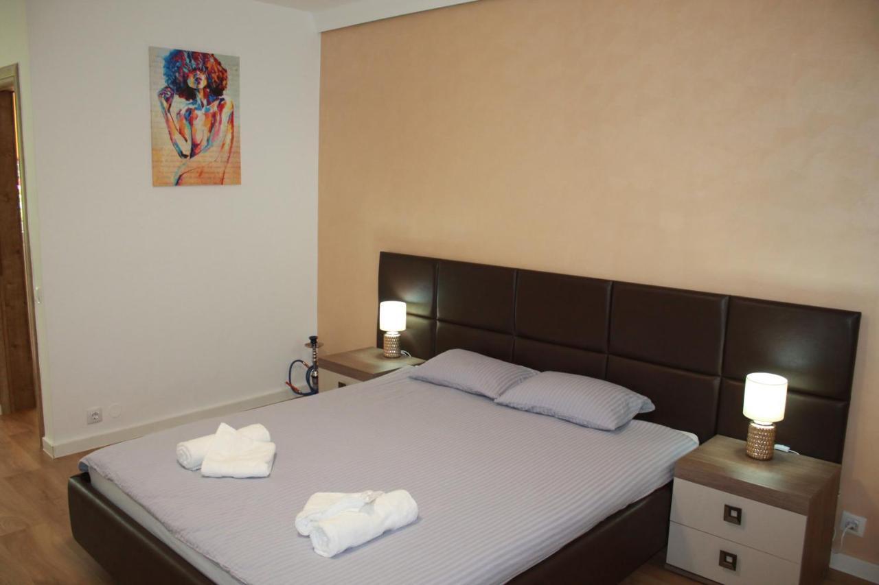 Dristor - Foarte Curat Si Frumos Apartament *